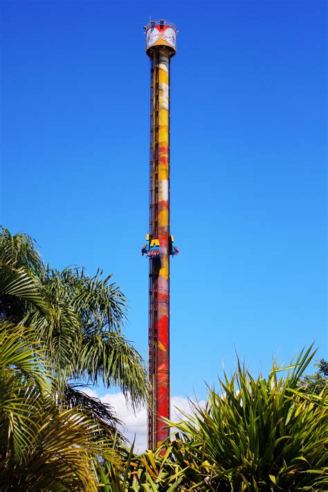 morte beto carrero world big tower,elevador do beto carrero